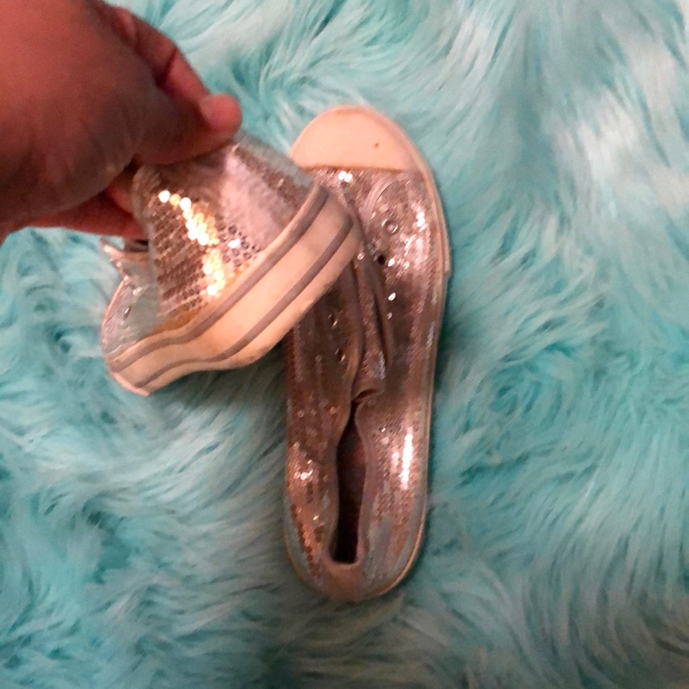Shoes - Picture 3 of 4